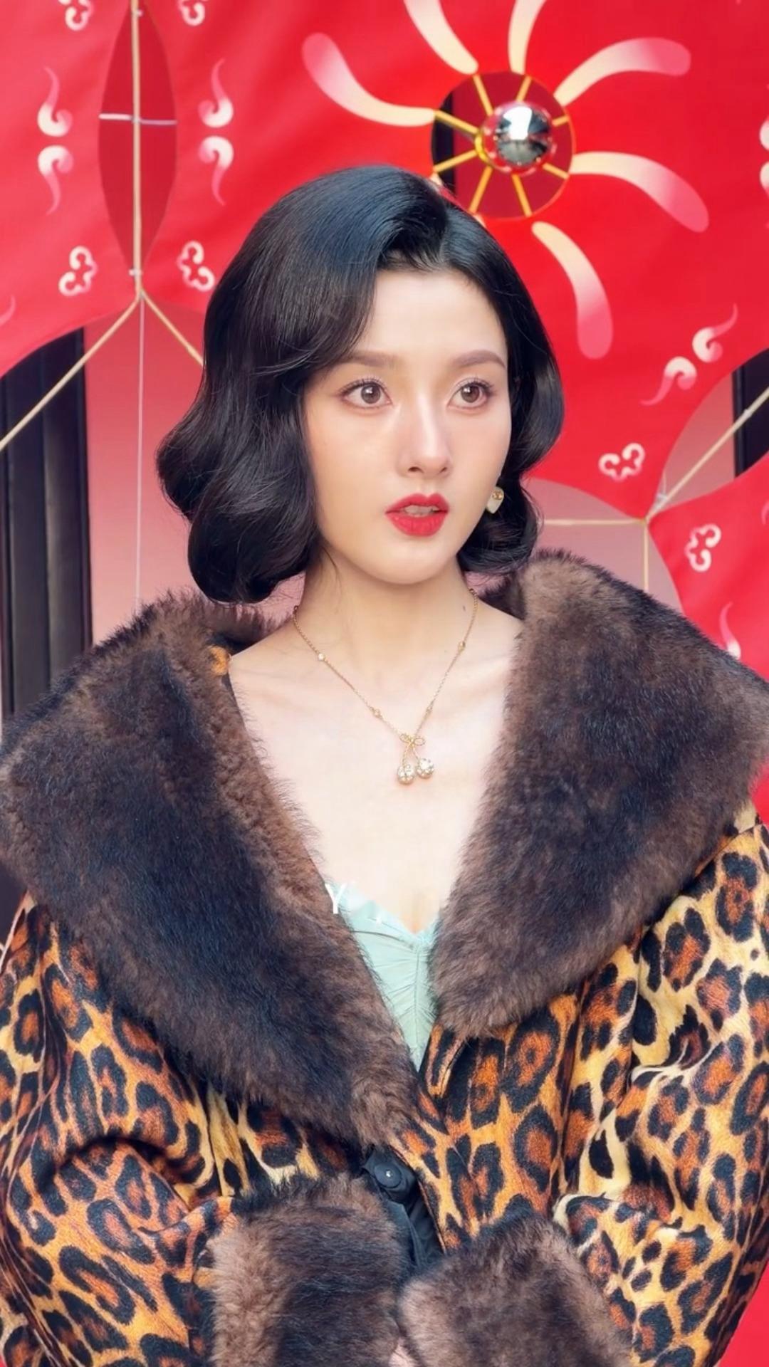 宋祖儿今日线下活动丨完全复古名伶来的🐆 