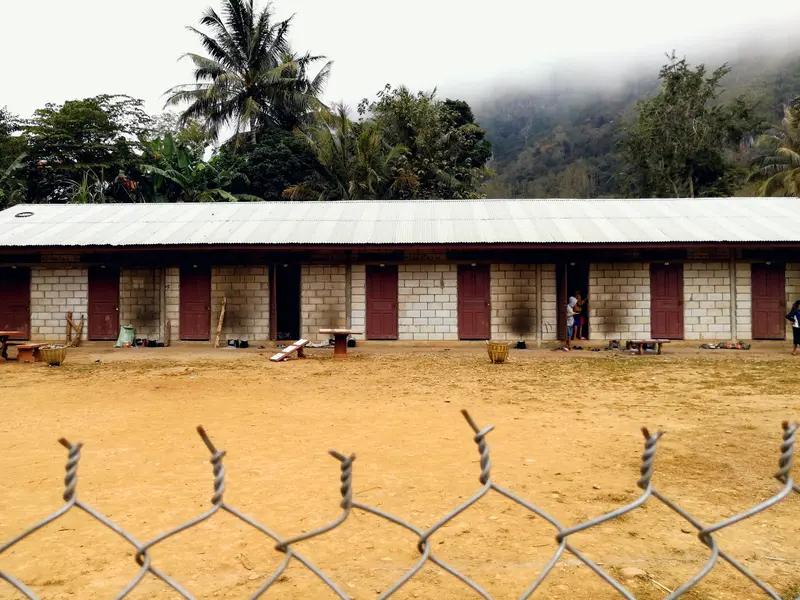 教师奖励性绩效工资就应该分有住校生跟没住校生两个档次，有住校生学校的老师工资比没