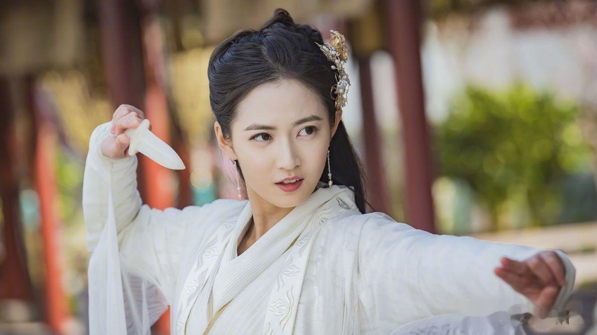 倚天屠龙记武功高手十位，玄冥二老上榜，张三丰、张无忌谁更强？
鹿杖客和鹤笔翁是同