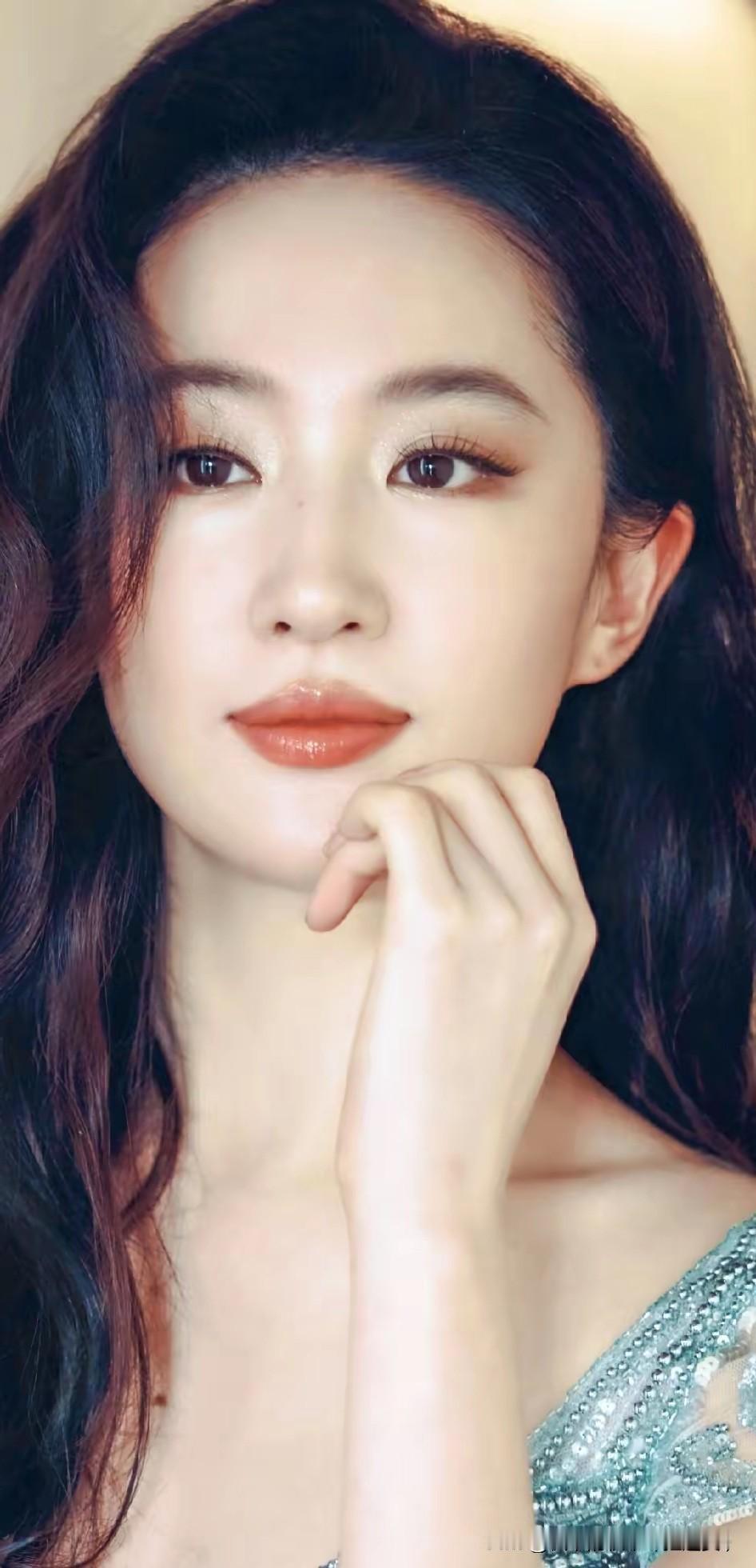 谁被“对联圈刘亦菲”戳中了？这上联我先蹲个神仙下联！
 
家人们！刷到“对联圈刘