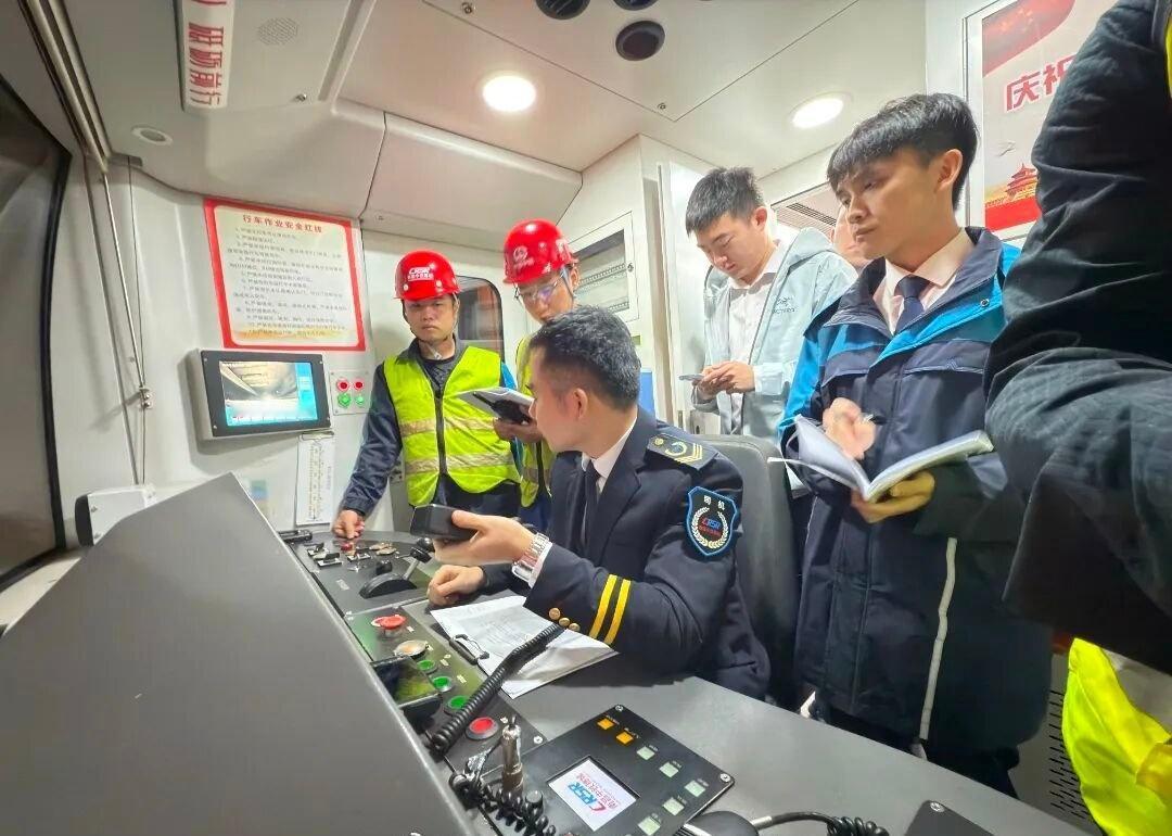 【英雄城交通•地铁 | 双线互通迈关键一步！南昌地铁2、3号线联络线热滑试验顺利