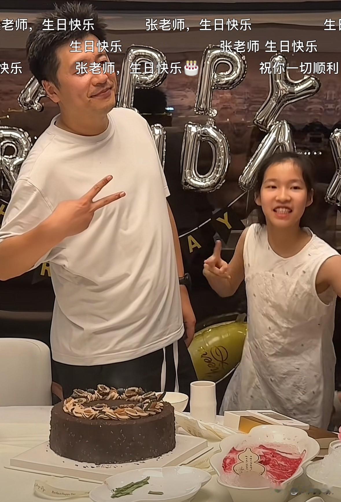 张姩菡妈妈太会对女儿进行心理保护了。

“妈妈说这是爸爸种的善因，在世界上开出了