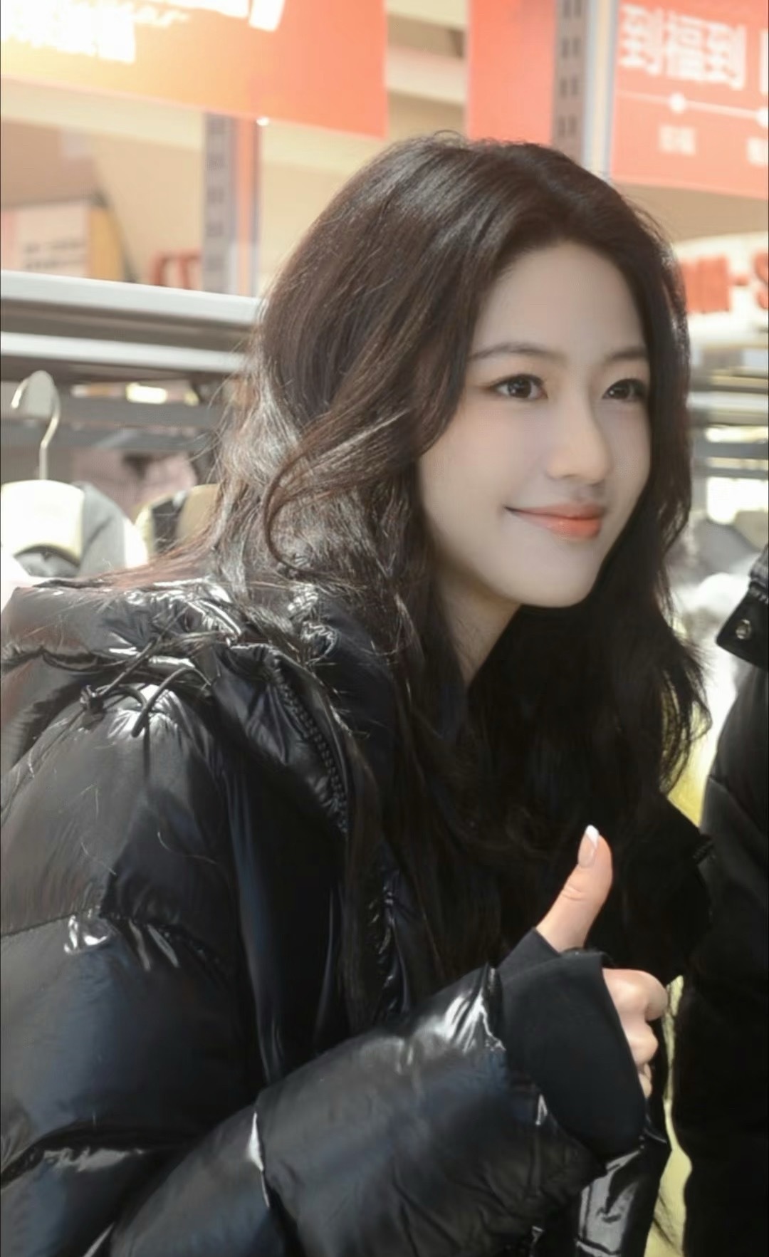 向涵之我记得之前不是和另一个吗，还是我记错了…我也记得她之前被拍到和陈什么维？然