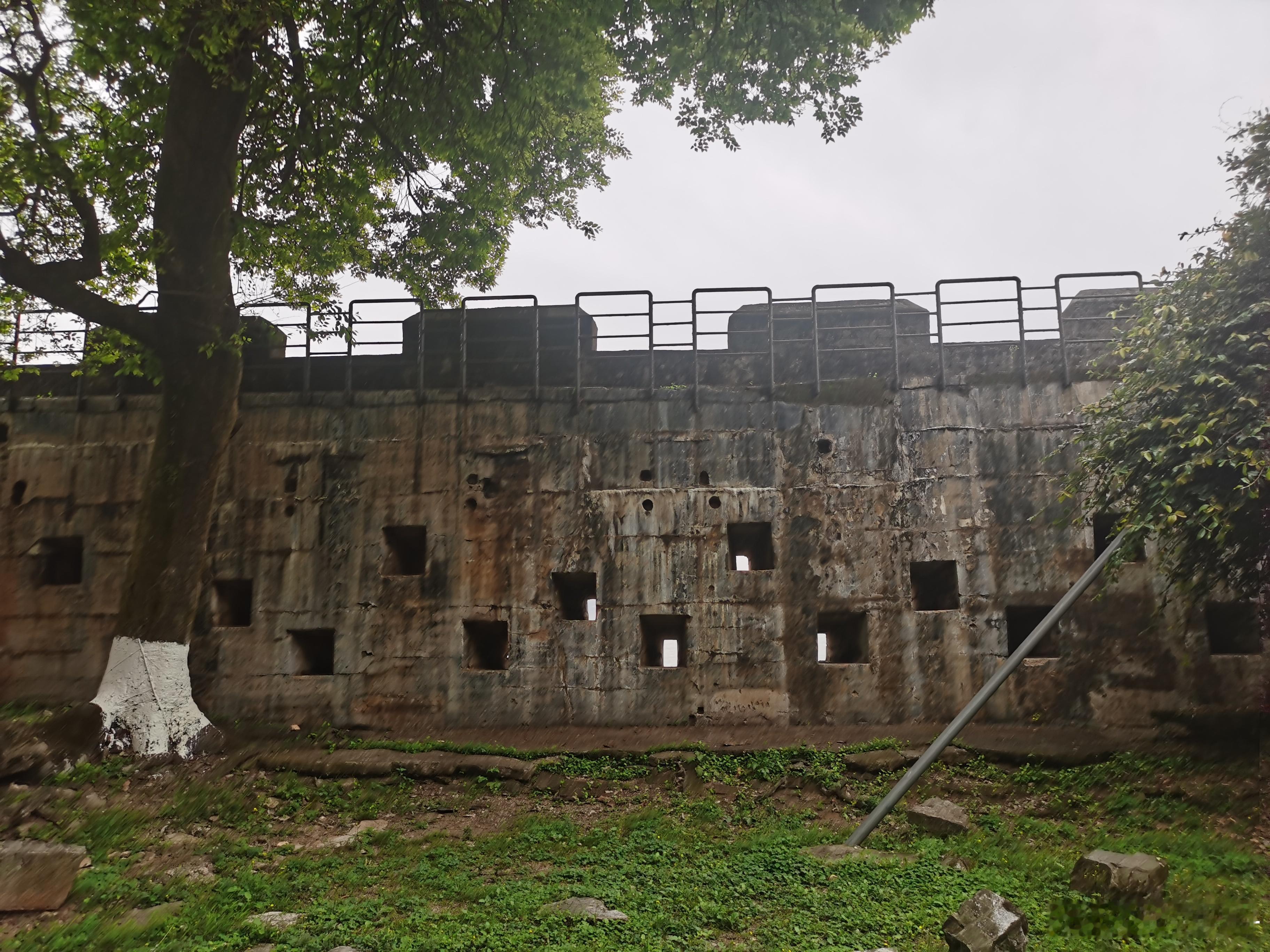 在深圳培训，有机会到东莞的#虎门#炮台参观，现场感受曾经的历史。虎门炮台是鸦片战