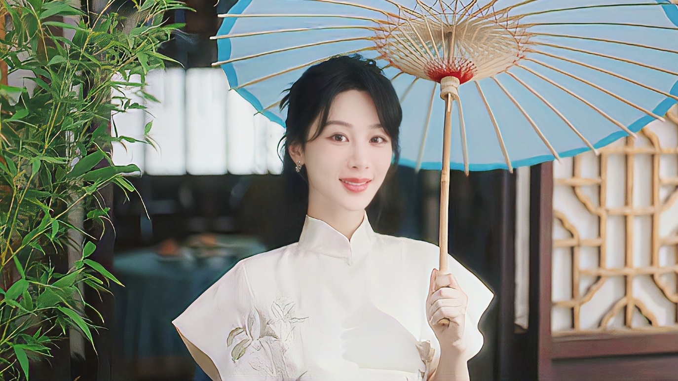  [抱一抱]#杨紫黄瀛子# 爱上一朵花就陪它去绽放，爱上一个人就陪她去成长​​​