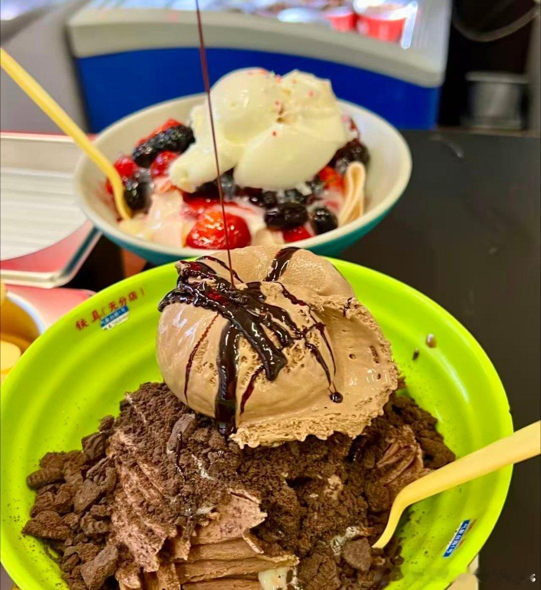 维嘉海涛雪琴在天津吃到权威刨冰解锁天津夏日正确打开方式✨李维嘉、杜海涛、李雪琴来