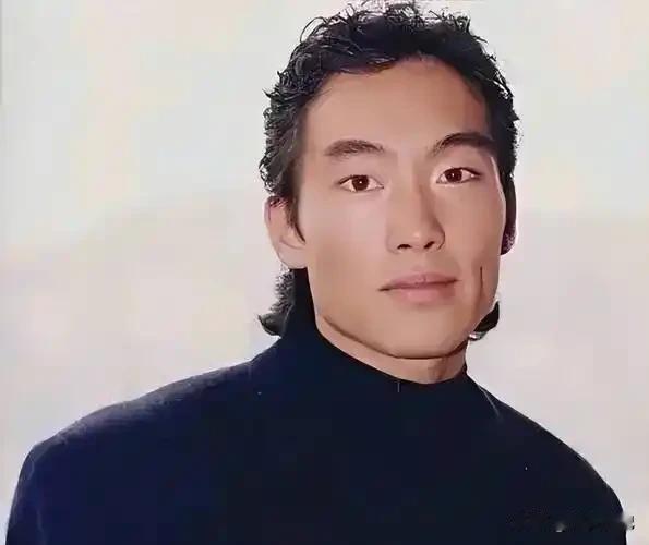 情感专家说的:世界上最危险的关系就是夫妻关系，不信你看看郑浩南

银幕上多嚣张啊