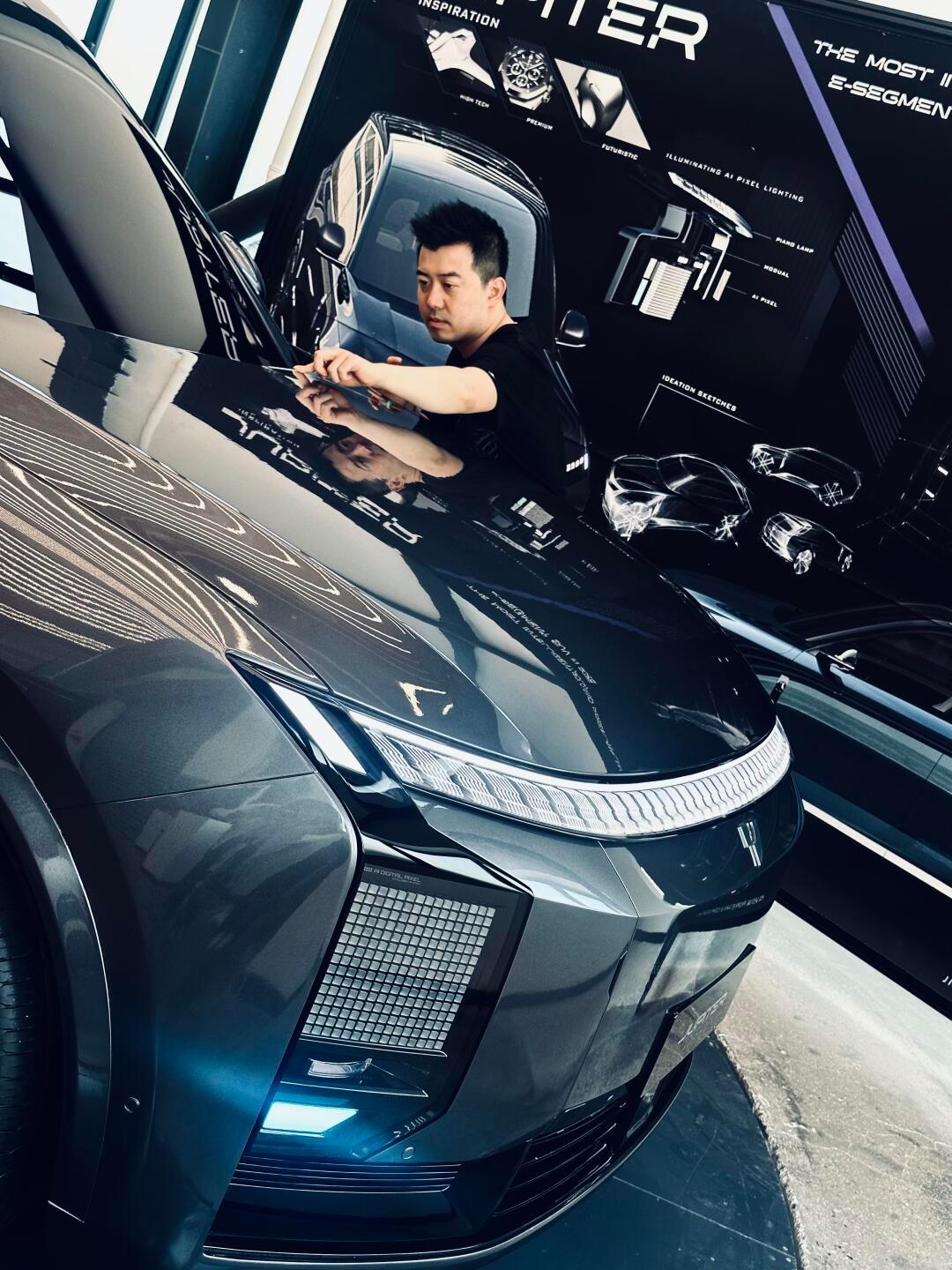 极越09曝光，产品规划是真的超前，项目代号JUPITER前脸没有预留毫米波雷达的