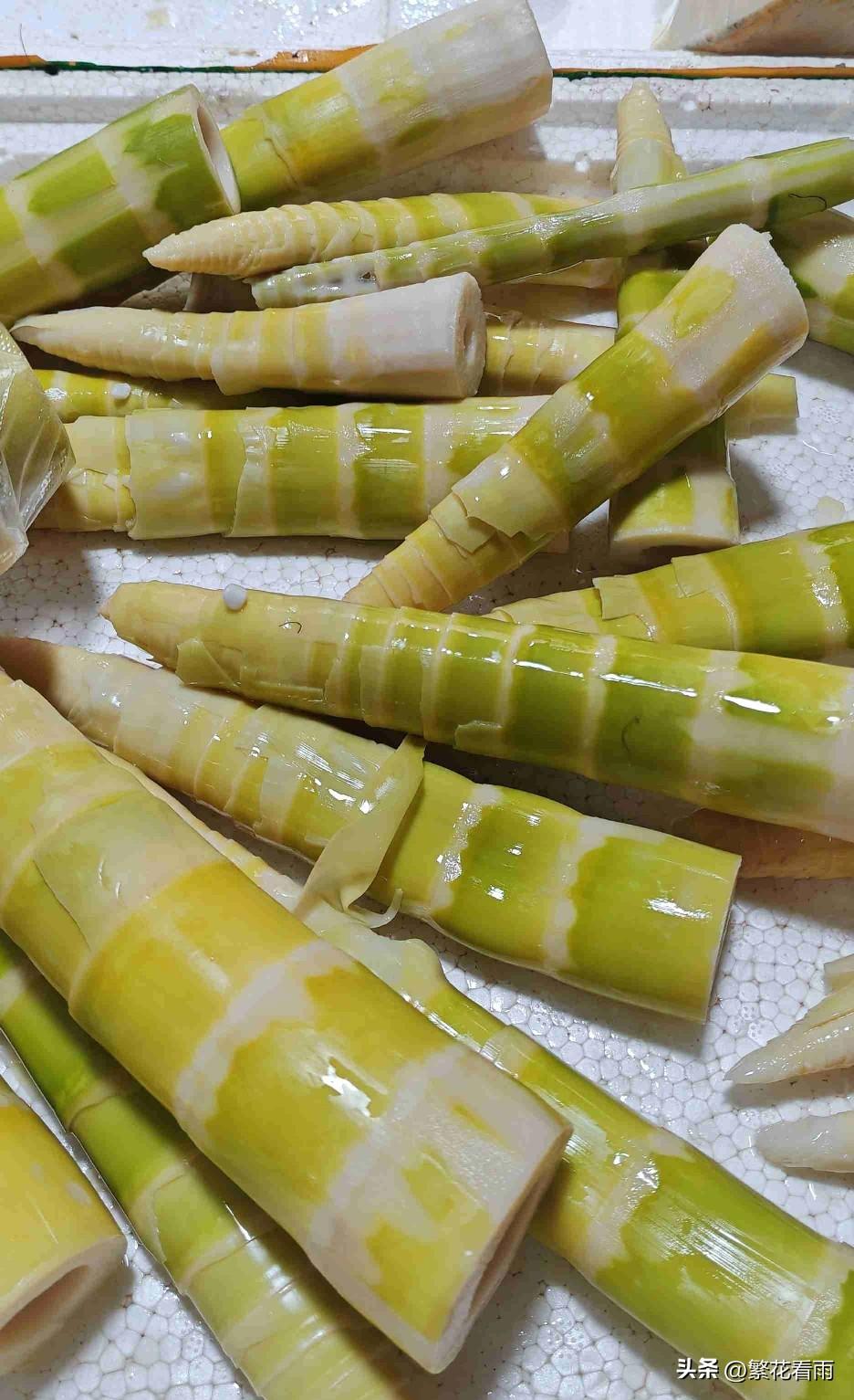 春天就要吃春笋，鲜嫩可口，天然健康，是春季餐桌上不可或缺的美食佳品。

带定位晒