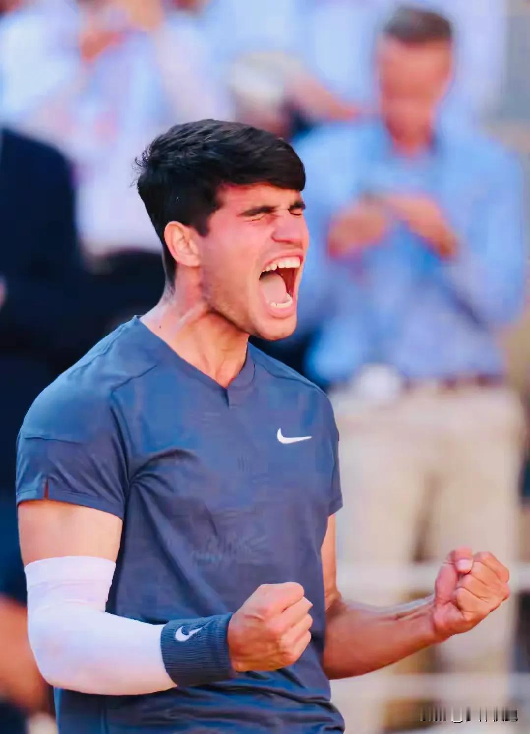 法网男单半决赛，新科世界第一🇮🇹辛纳和7号种子🇳🇴鲁德出局，最终决赛对阵