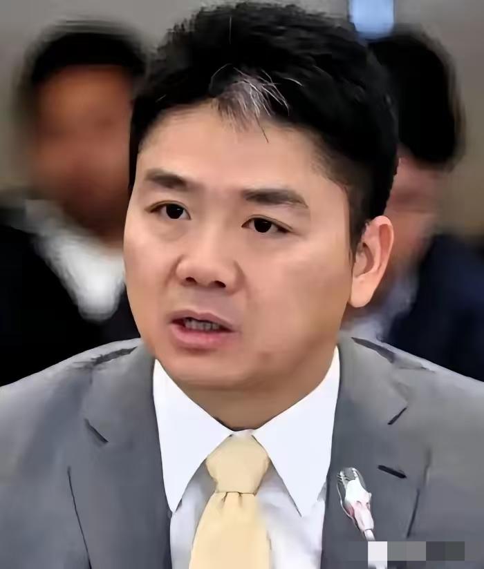 刚才扫到一条不起眼的财经消息，看得我后背发凉。
2026年5月7日，东哥不动声色