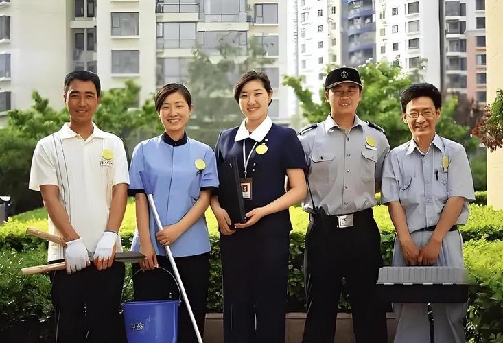 国家"两会"期间，有人大代提出将物业管理改为物业服务的建议，并被国家住建部采纳。