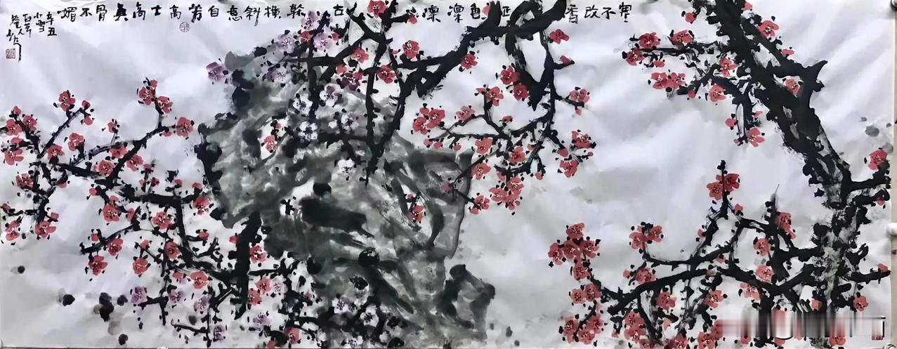 杜宁绘画作品欣赏
正色凜凜，寒不改香
《紅梅圖》70x178cm