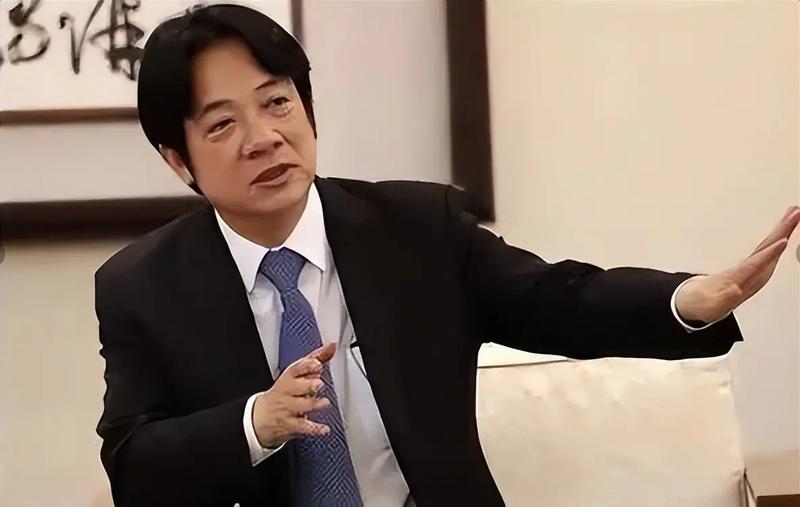中央绝对有高人！这盘大棋下得实在是高！不少人目光聚焦台海，仅看到解放军战机常态化