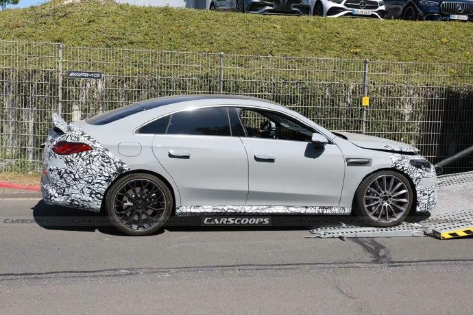 【梅赛德斯-AMG 电动 CLA 45 EQ 曝光：三轴向磁通电机加持，带主动式