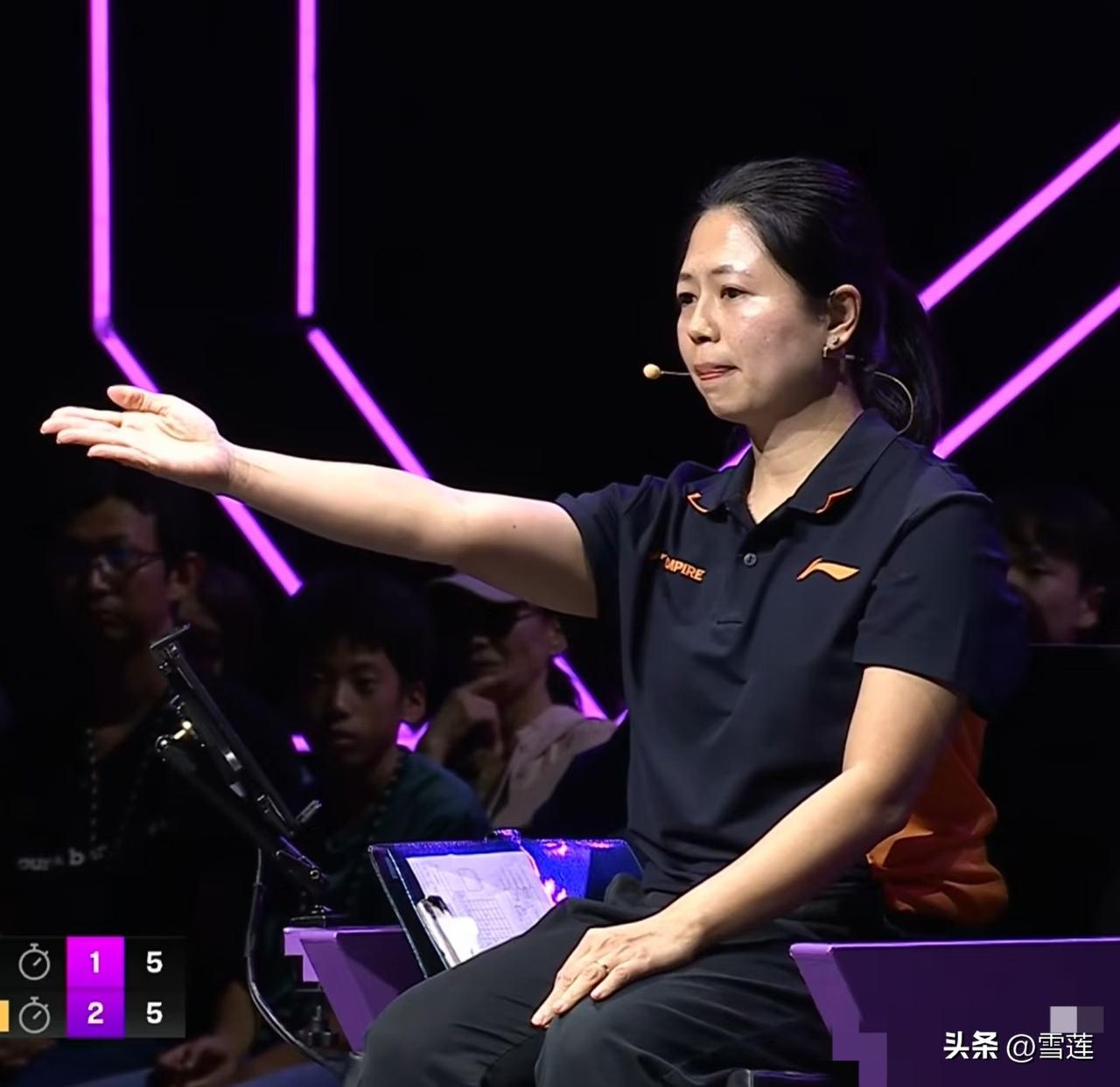 横滨站这个裁判出名了！！

今晚陈熠与张本美和的比赛中，我真是见识到了她的严厉了