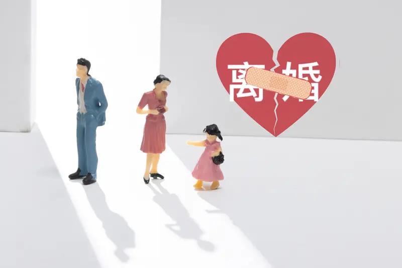 女子离婚还被挑事，七公怒怼那必须解气！就说有个女生，婚姻才维持俩月，离婚后还被婆