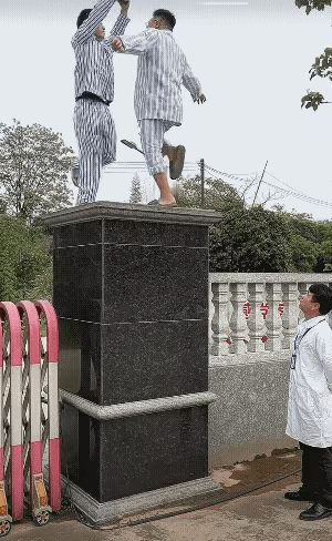 除却精神上的枷锁，自由就是人的本性。