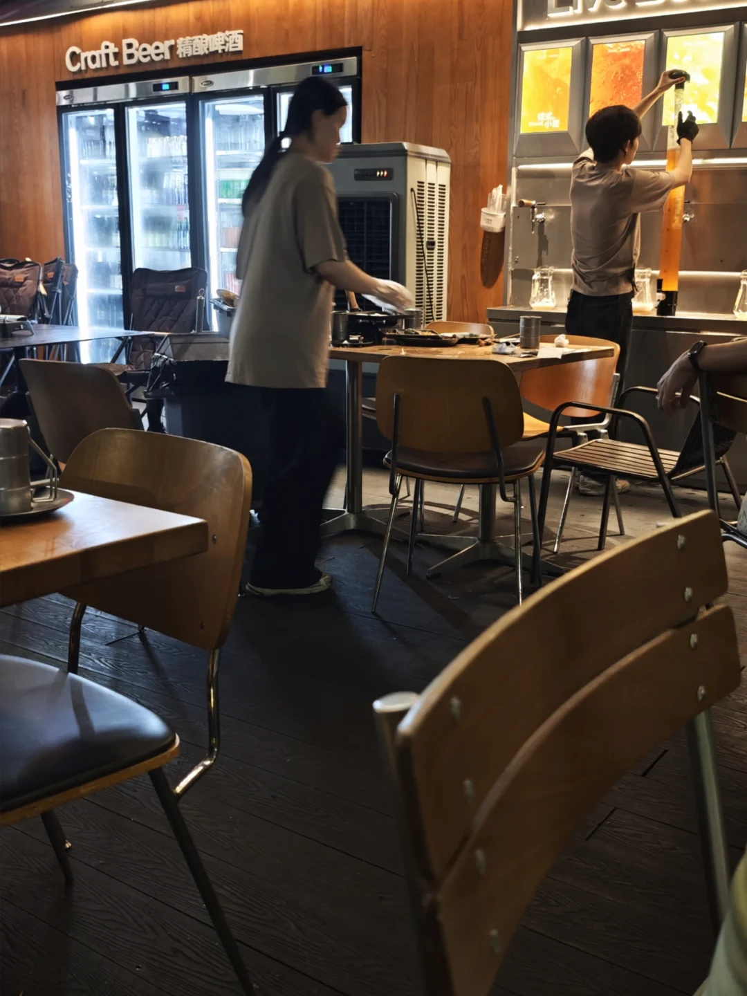 感觉餐饮服务员都好累啊