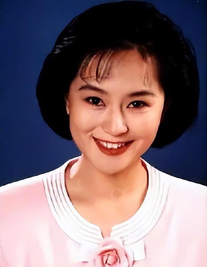 【鞠萍姐姐回应儿童节退休】鞠萍姐姐总结职业生涯近日，鞠萍姐姐在《爸妈设计家》节目