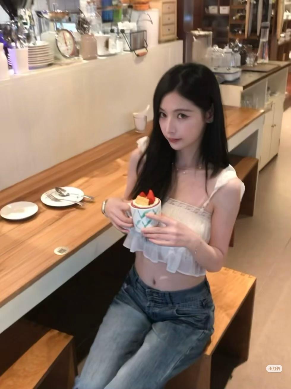 赵粤最新生活照：今日份漂亮饭🍽️ 