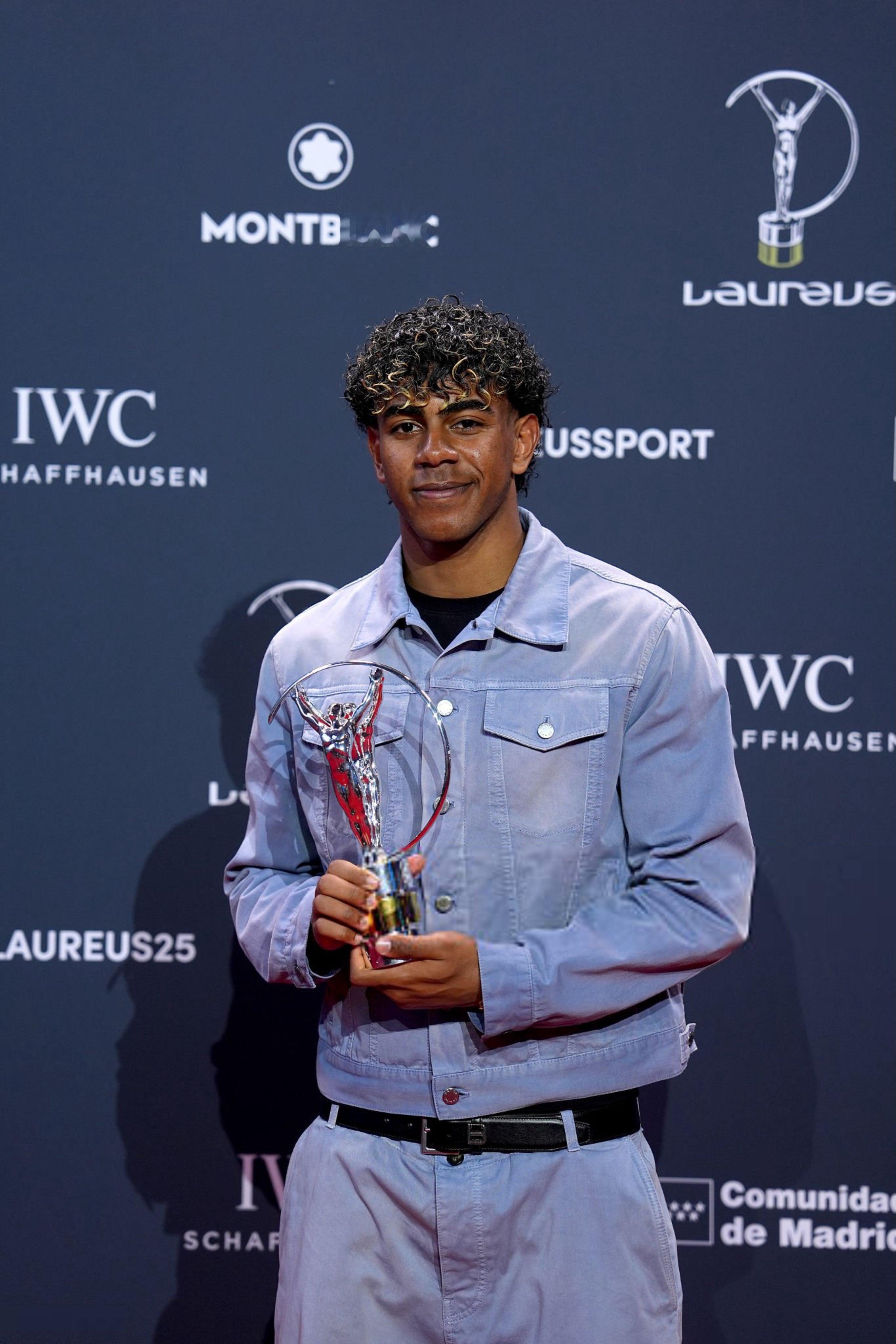 亚马尔： 对我来说，梅西是历史上最好的球员，也许他不是历史上最好的运动员，但他也