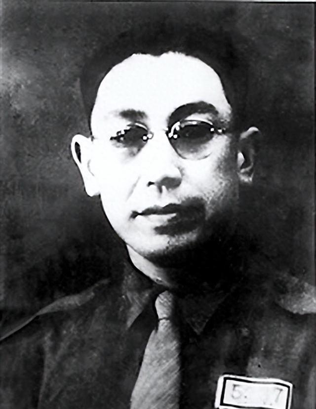 1948年，毛人凤带特务闯进郭汝瑰家，但眼前的一幕却让众特务愣住了：饭桌上，只有