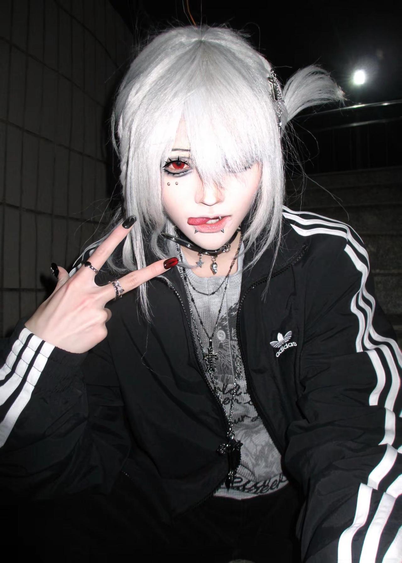 不好意思，恨我爱我都得排队。v系 日系