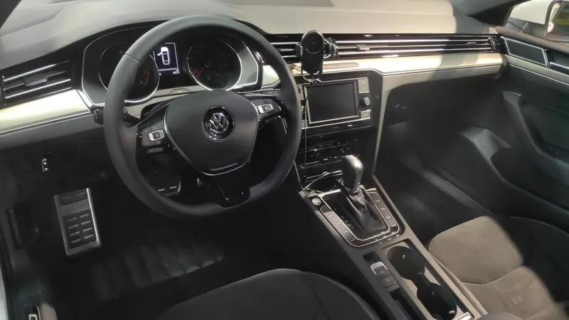 想知道迈腾最低配落地价，得看具体情况。就拿2024款280TSI DSG领先型来