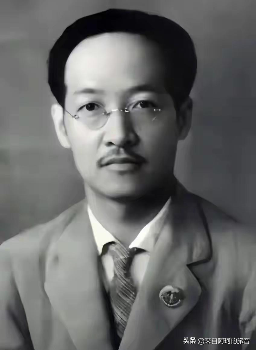 1892年，天津卫一个婴儿刚落地，还没哭利索，差点被亲爹妈扎了耳朵眼儿。

为啥