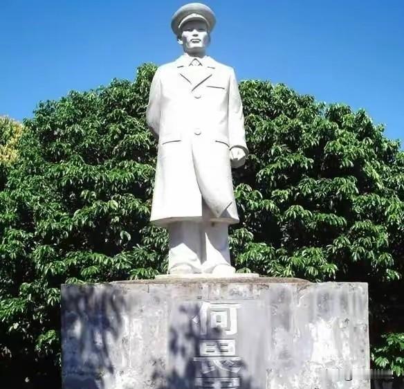 老农临终自曝红军军长身份，藏着一段被尘封的革命往事
 
1960年，广东乐会县老