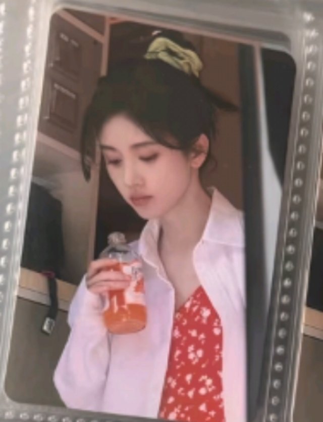 鞠婧祎周边市场 借图收 