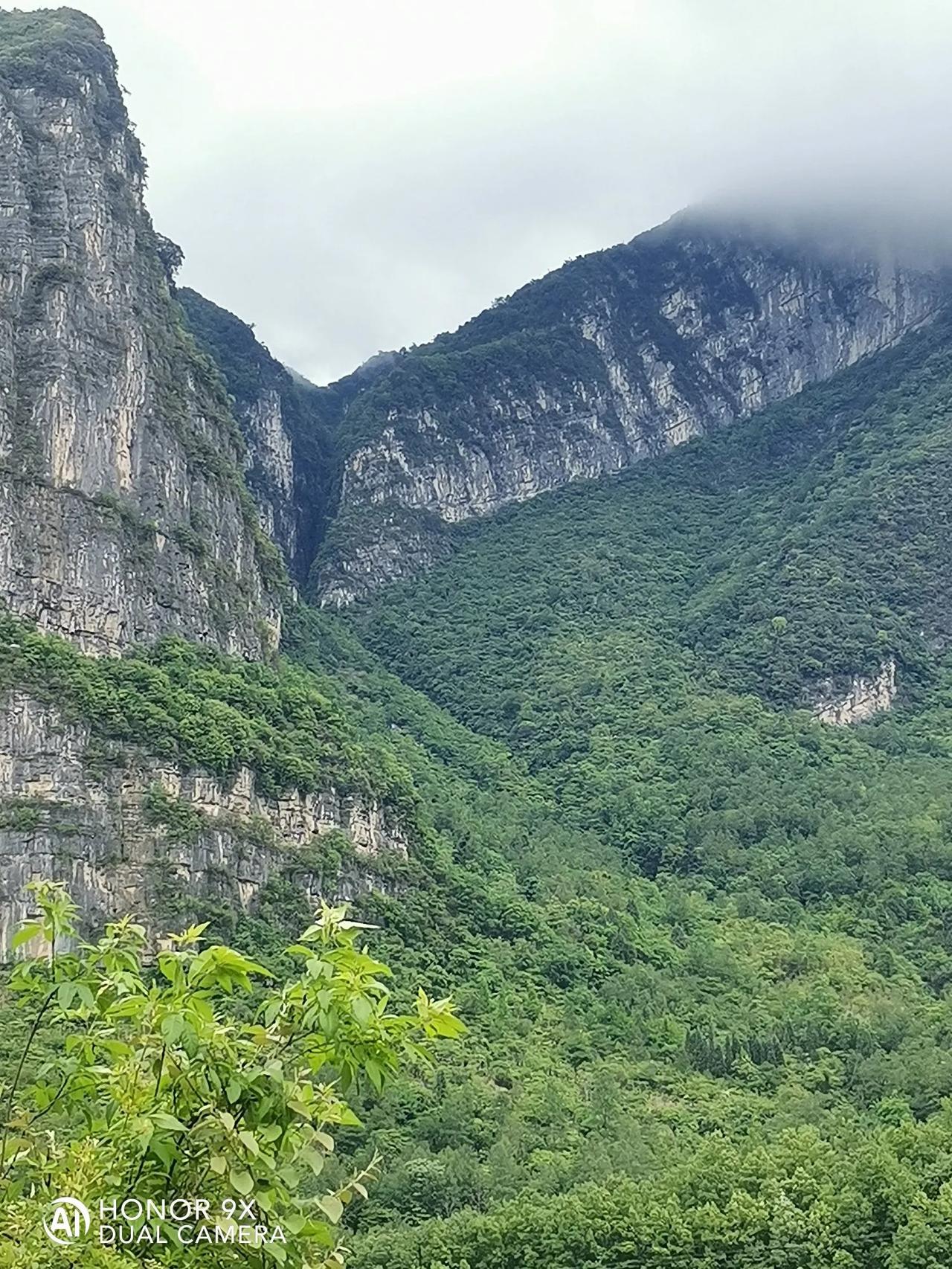 .四川的山、四川的水，四川的山水真是美[加油加油][加油加油][加油加油]