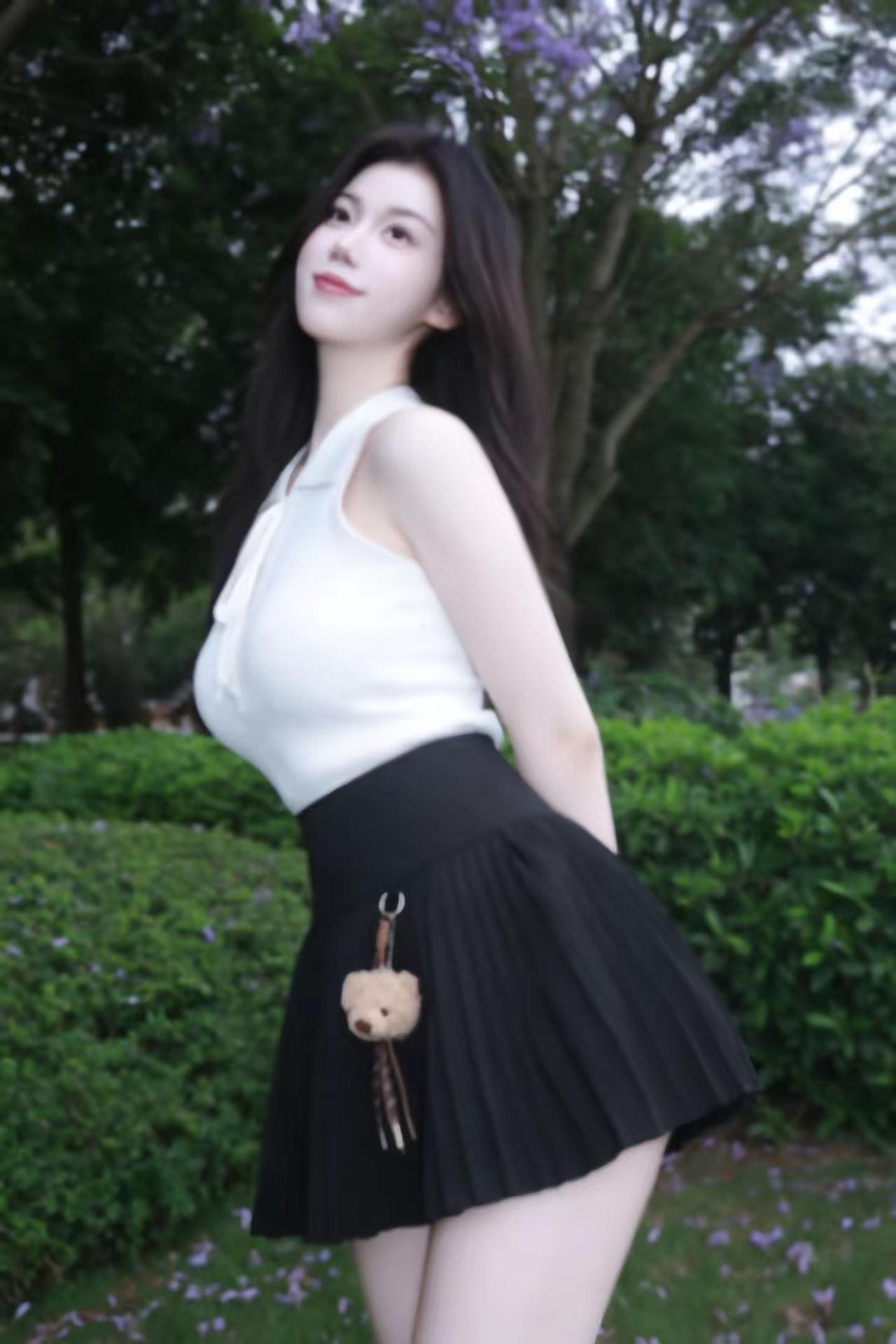 白色百褶长裙 白色百褶裙穿搭