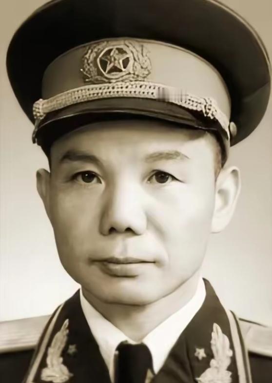 1954年，12军政委李震升职，军长肖永银为他饯行，几杯美酒下肚后，肖永银对他说