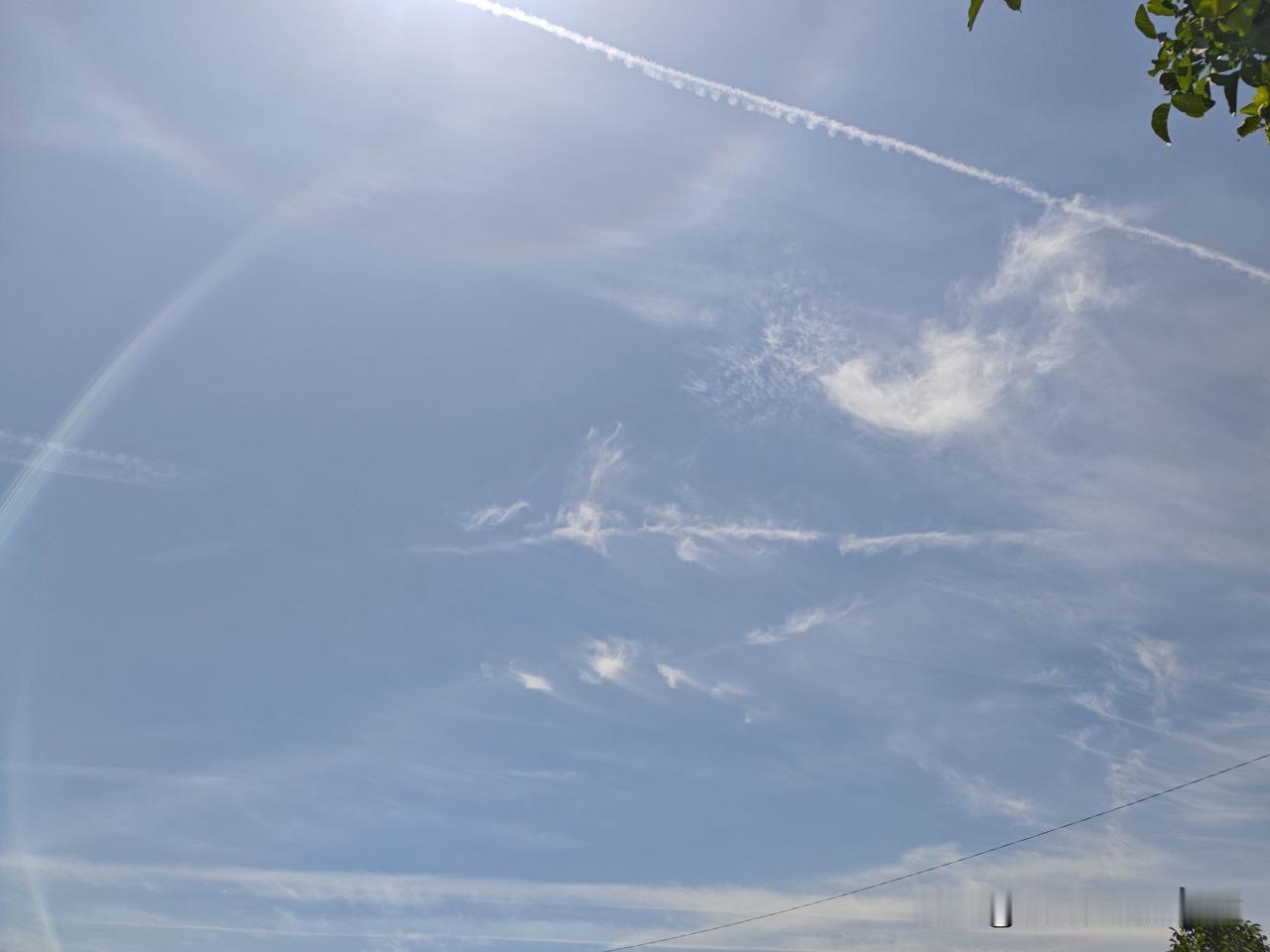 春花秋月何时了，往事知多少？恍然惊觉青丝已成白发，才知半生风雨不过一瞬。回首走过