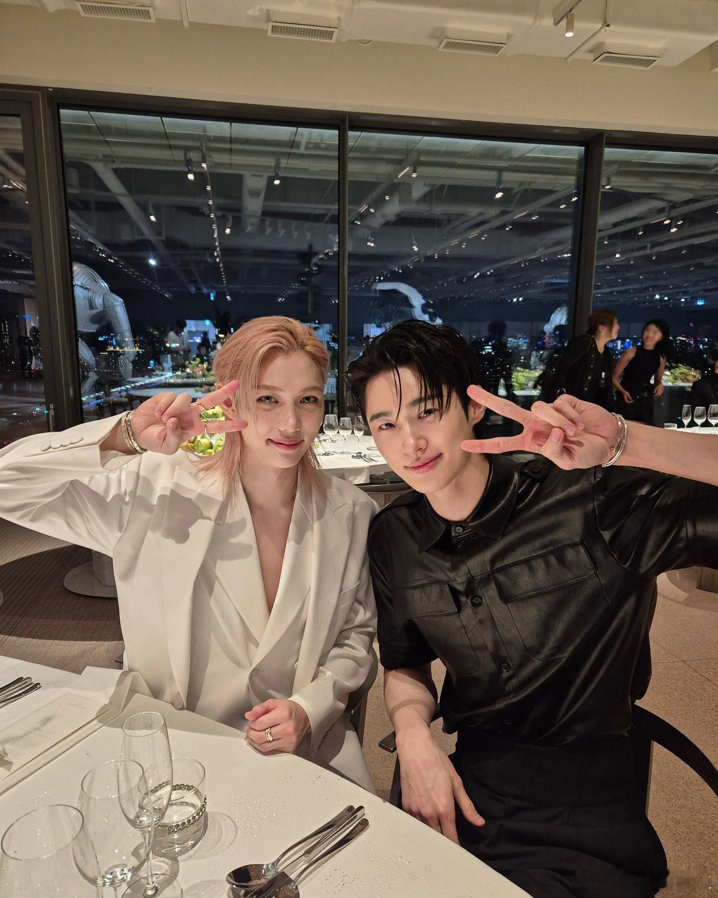 边佑锡with FELIX李龙馥 ～～～ ​​​