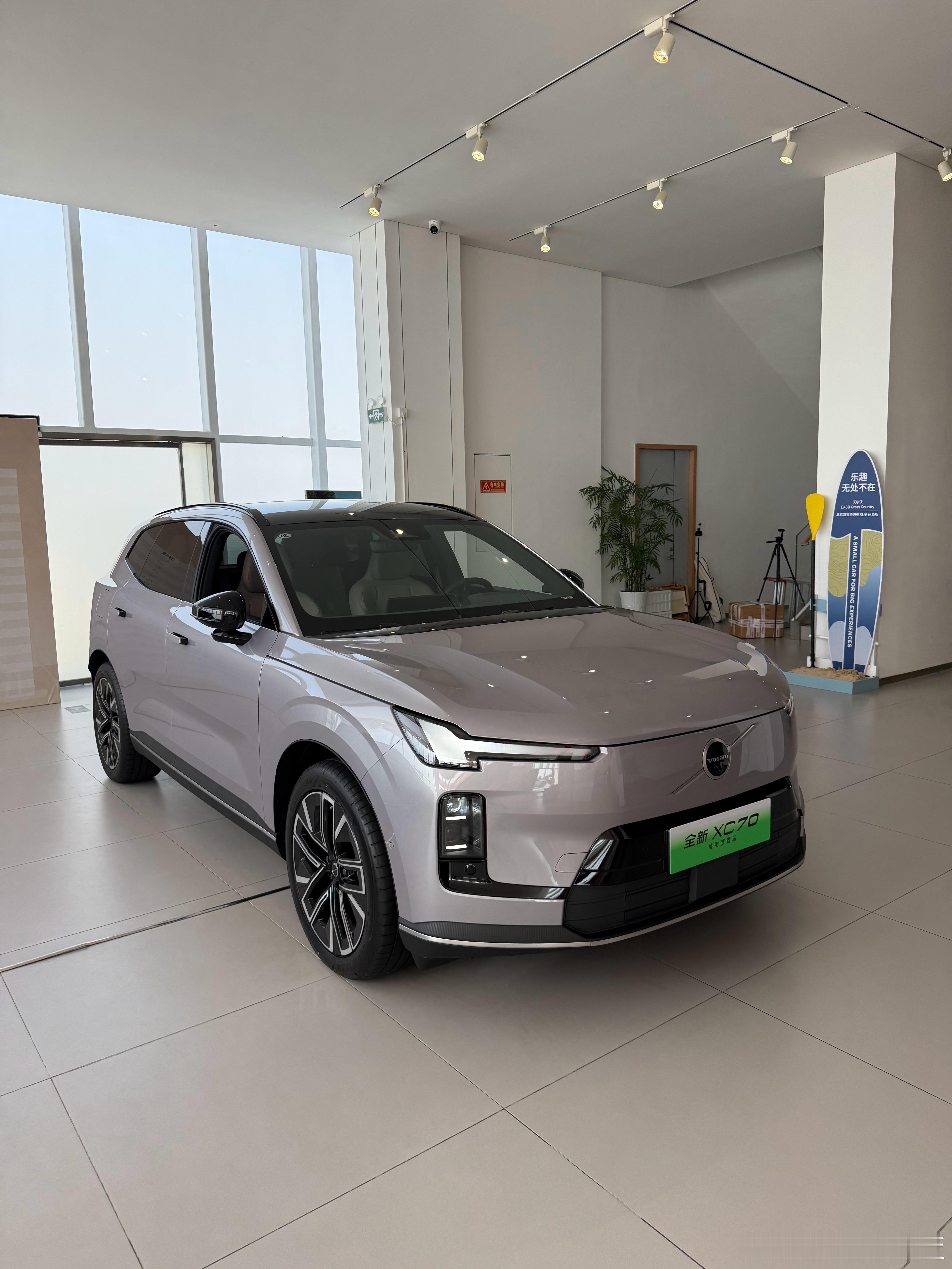 今儿来拍沃尔沃xc70[笑而不语]跟姚老板混一天吃9顿[超话]  ​​​