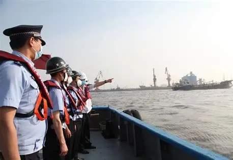 7月5日上午10点，国防部官方账号悄悄发了条消息，全文不带标点还不到百字，没搞任