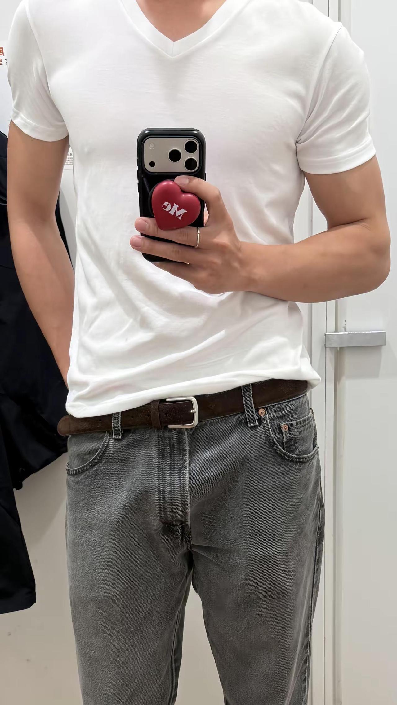 一周对镜拍穿搭记录。一周穿搭 对镜拍