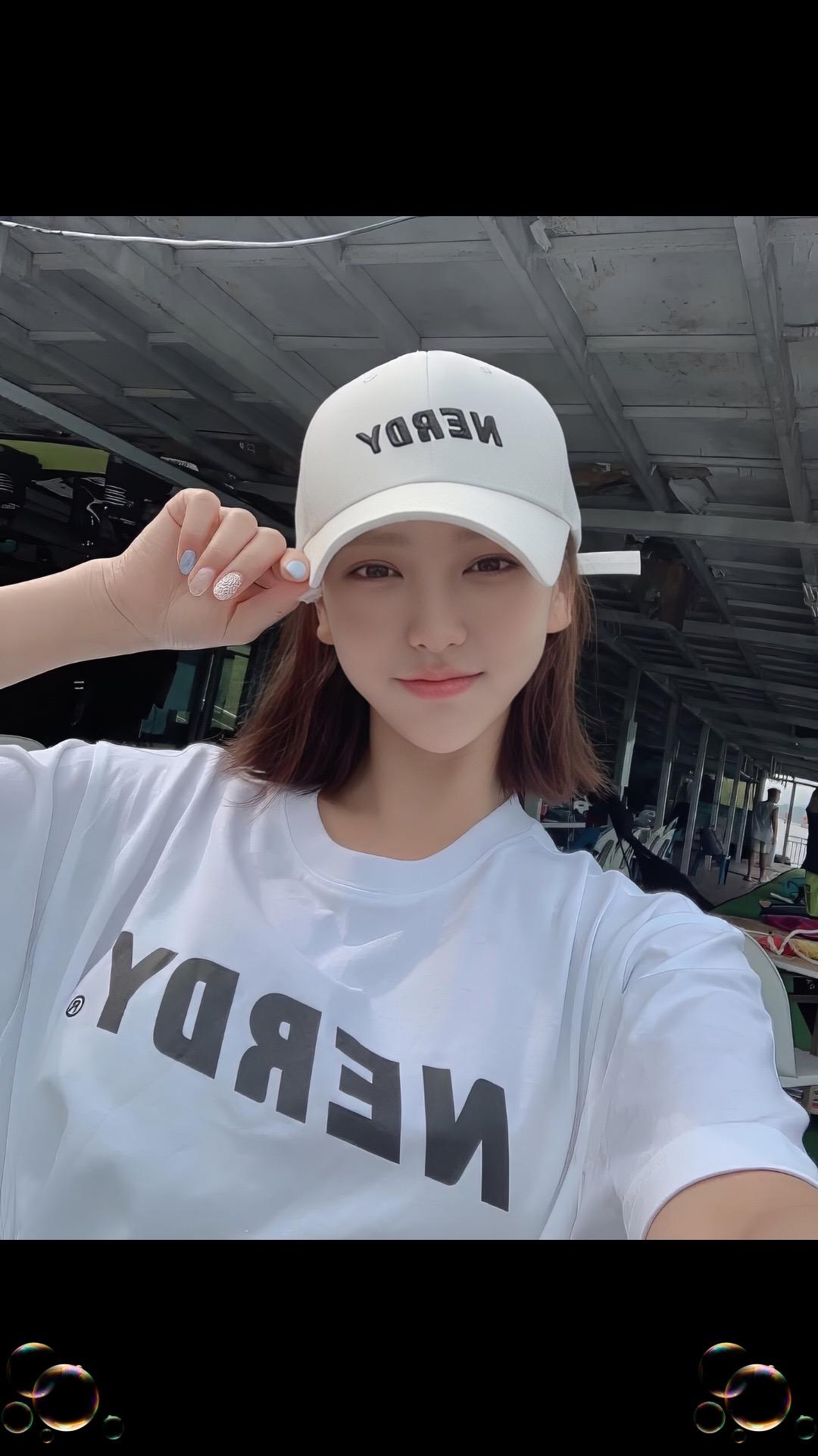 运动风 上热搜  甜美穿搭 邻家女孩