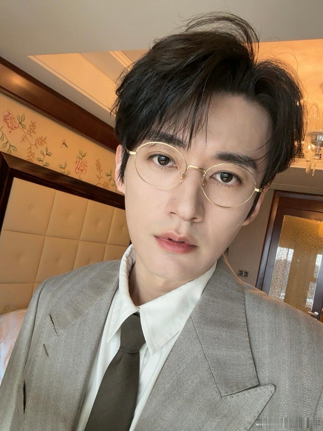 刘学义回应观众不同角度解读兰香如故刘学义在采访回应观众多角度解读《兰香如故》，他
