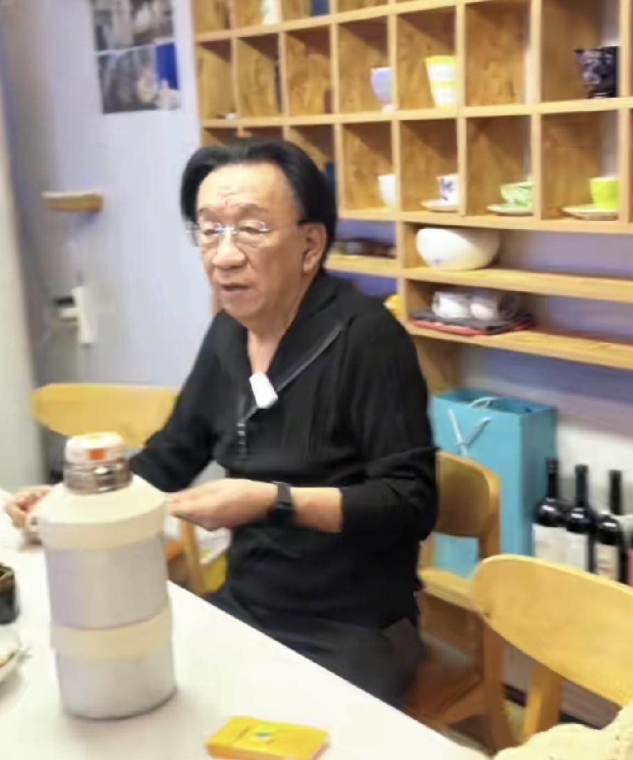 侯二爷出手清门｜侯二爷又有新动作了，就在大家都在缅怀先烈的情绪当中，侯二爷却发布