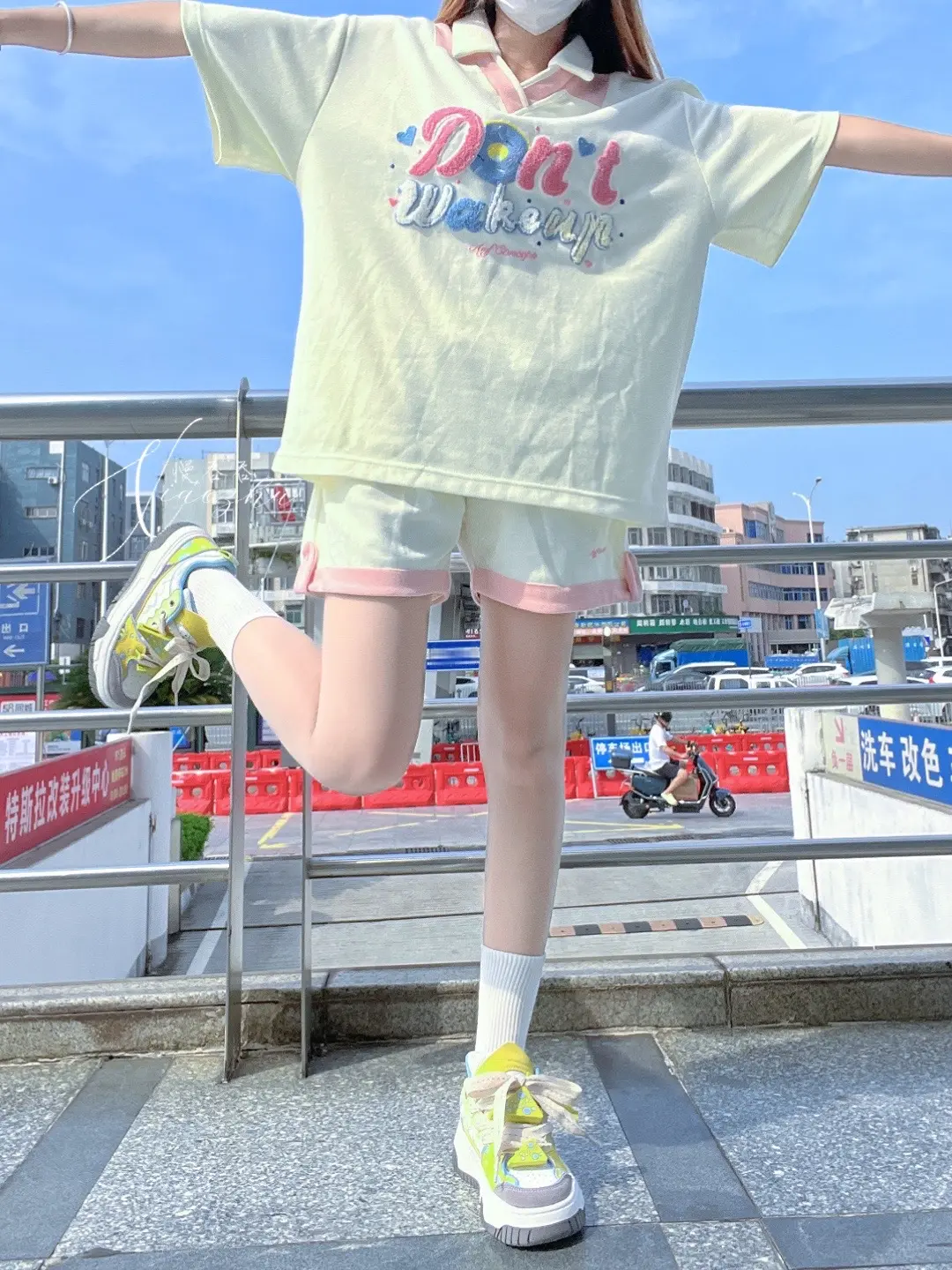 今日文案“老板来碗  泪流满面꒦ິ^꒦ິ”