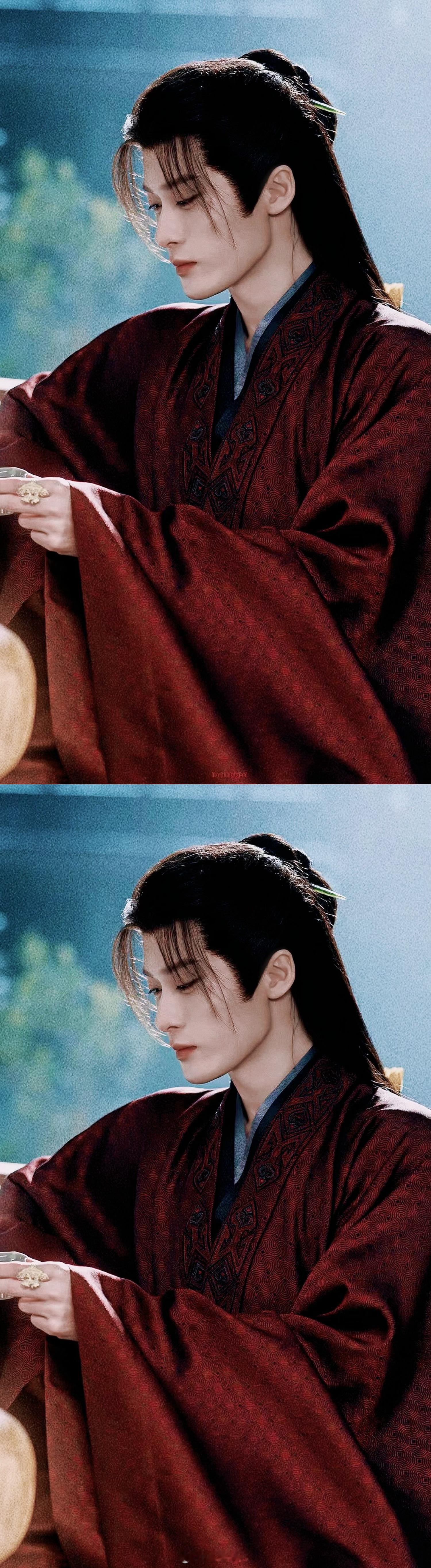 何不同舟渡檀健次卢昱晓捧杯海报 啊啊啊好权威的檀健次，古装yyds，只要稍微一出