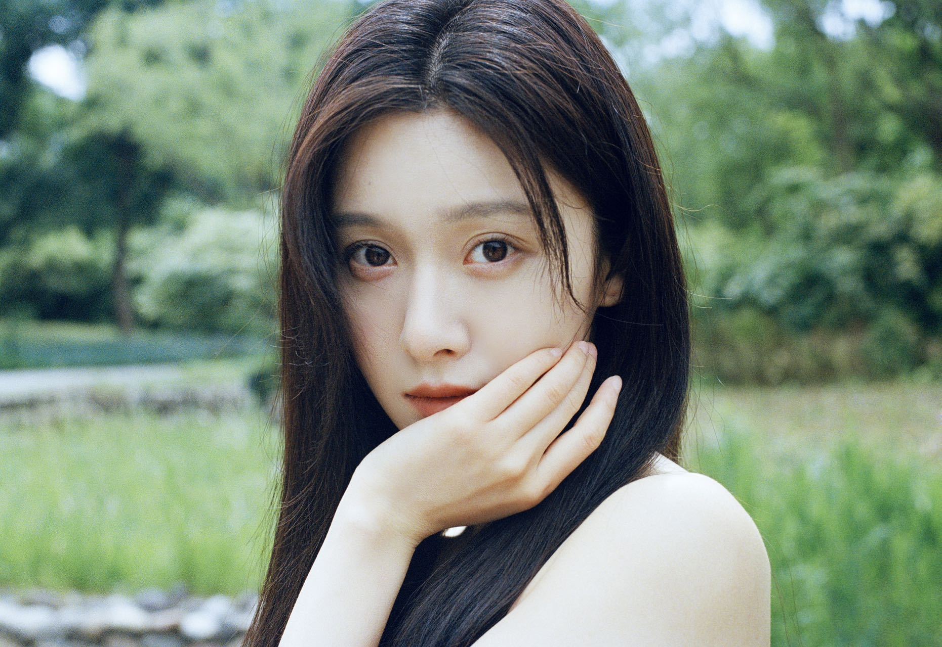 #王子璇素颜的杀伤力##王子璇素颜写真状态# 王子璇不愧是浓颜系素颜的女神，无论