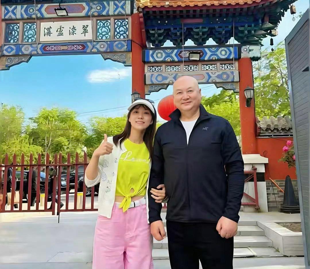有人说他是隐忍了36年也好，真爱过了半辈子也好，其实都已经不重要了！晚年健康开心