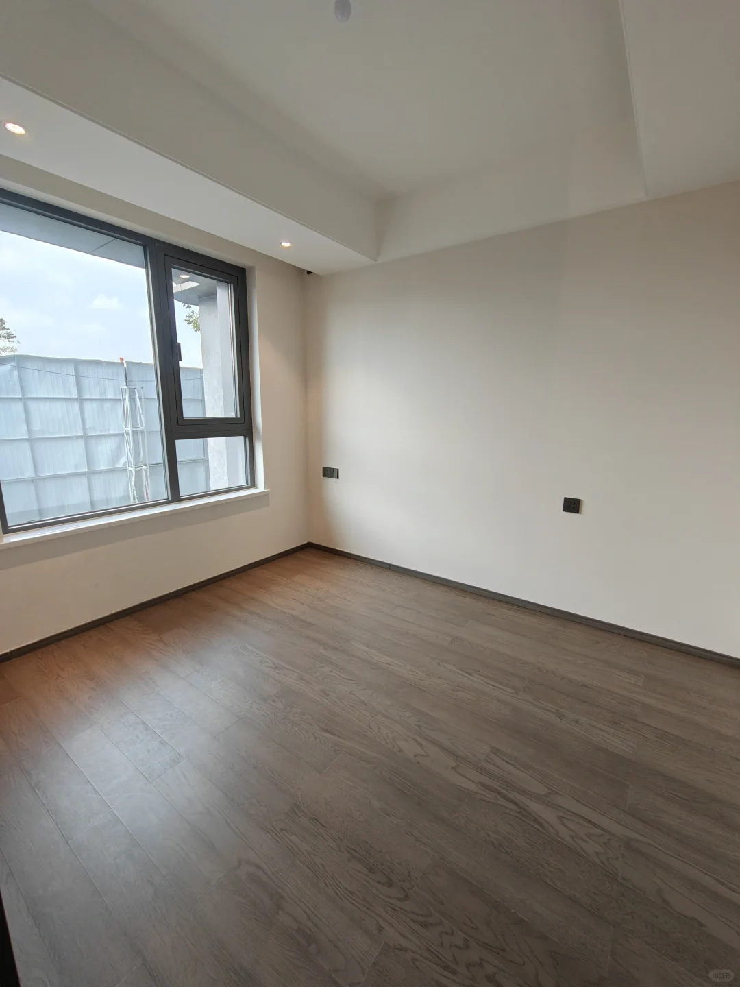 ⭕聊聊109的套三 此户型为招商的109套三双卫户型，看着简单实际别有...