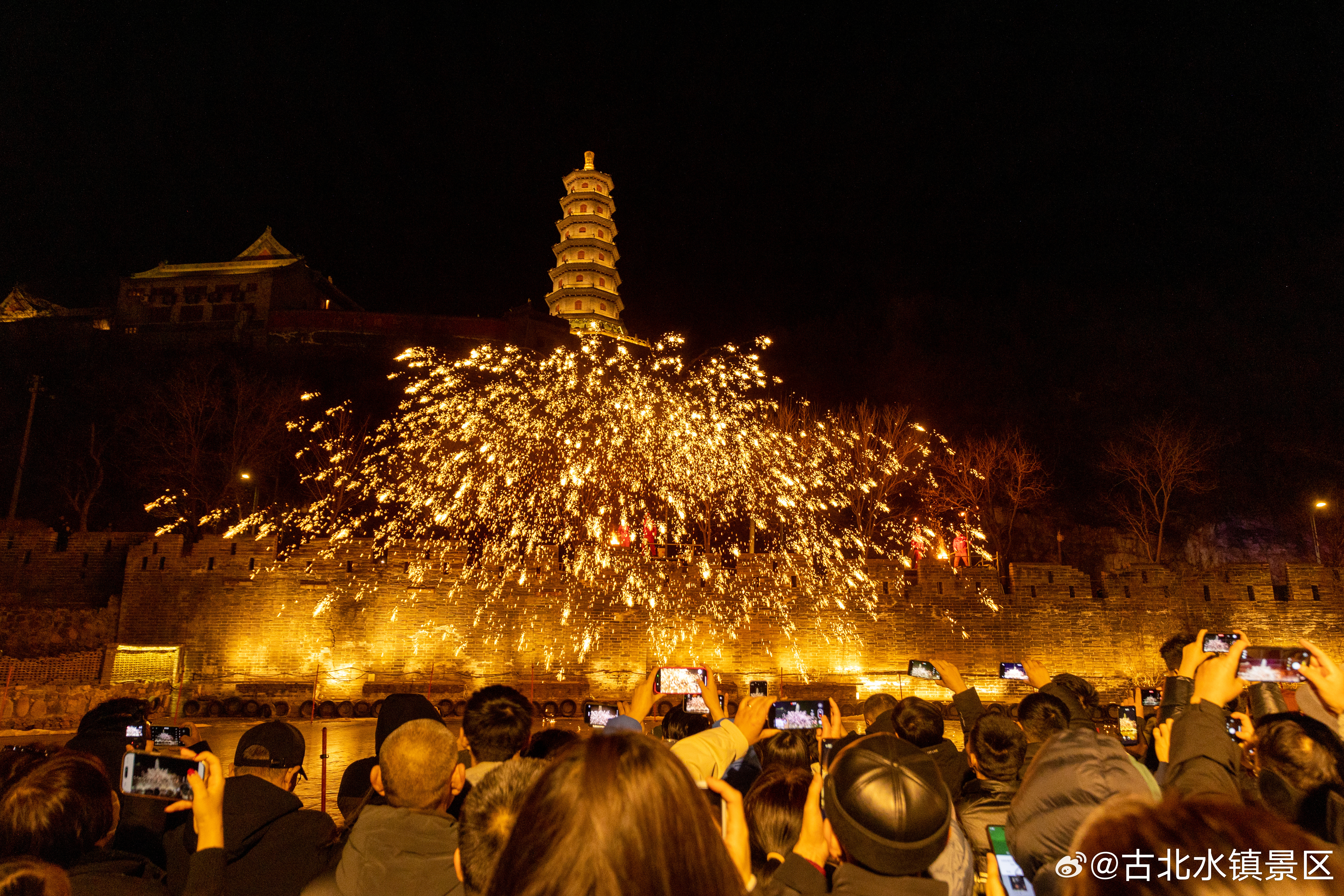 今天的故事已翻页，无论圆满或遗憾都值得轻轻道别晚安，宝子们～#古北水镇# #司马