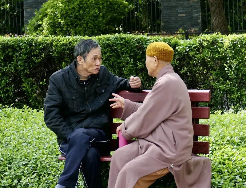 婚后的钱财管理方式丰富多样。我认为互敬共管这种方式颇为不错。一人掌管账号，一人掌